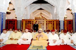 Image du Maroc Professionnelle de  Sa Majesté le Roi Mohammed VI, Amir Al Mouminine, accomplit la prière du vendredi à la mosquée Hassan à Rabat, Vendredi 11 Octobre 2019. (Photo/ SPPR) via Jalilbounhar.com 